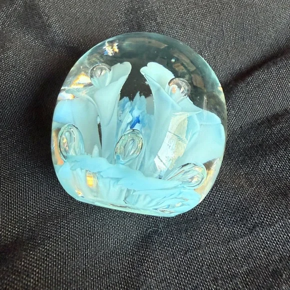 VTG JOE ST CLAIR Glass PAPERWEIGHT 2 3/4”  Signed Blue Floral Bubble (CB1) - Picture 5 of 6